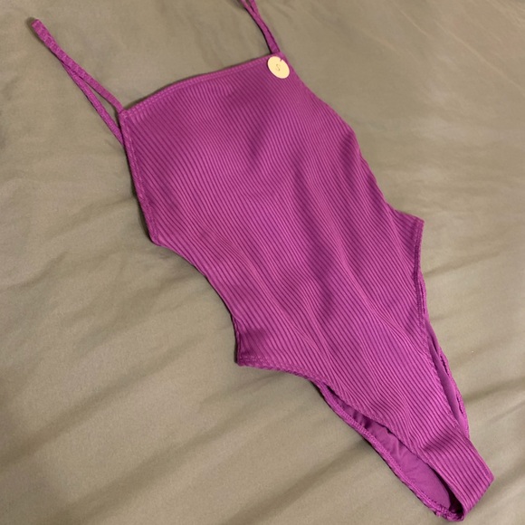 NWT Forever 21 Ribbed One Piece Swimsuit - Picture 3 of 4